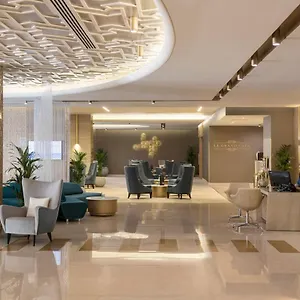 Two Seasons & 4*, Dubai United Arab Emirates